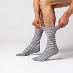 Charger l'image dans la galerie, Lot de 3 paires de chaussettes de Noël en coton pour homme – Rayures bleu marine