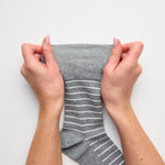 Charger l'image dans la galerie, Lot de 3 paires de chaussettes de Noël en coton pour homme – Rayures bleu marine