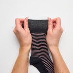 Charger l'image dans la galerie, Lot de 3 paires de chaussettes en coton à rayures universitaires pour femme - Noir
