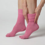 Charger et lire la vidéo dans la visionneuse de la Galerie, 3 paires de chaussettes unies en coton pour femme - Gris/Lavande/Rose
