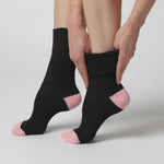 Load and play video in Gallery viewer, 3 Pairs Ladies Seclude Contrast Heel Socks - Black
