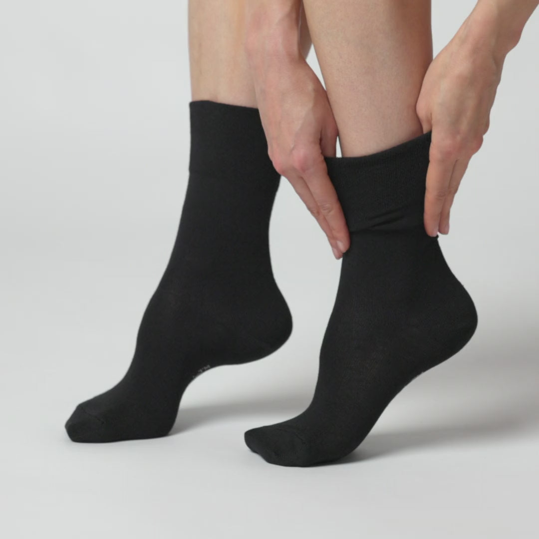 3 Pairs Ladies Plain Cotton Socks - Black
