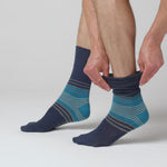 Charger et lire la vidéo dans la visionneuse de la Galerie, 3 paires de chaussettes en coton pour homme - Modern Flash
