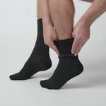 Charger et lire la vidéo dans la visionneuse de la Galerie, Lot de 3 paires de chaussettes en coton à fines rayures Nova pour homme - Noir/Bleu marine/Anthracite
